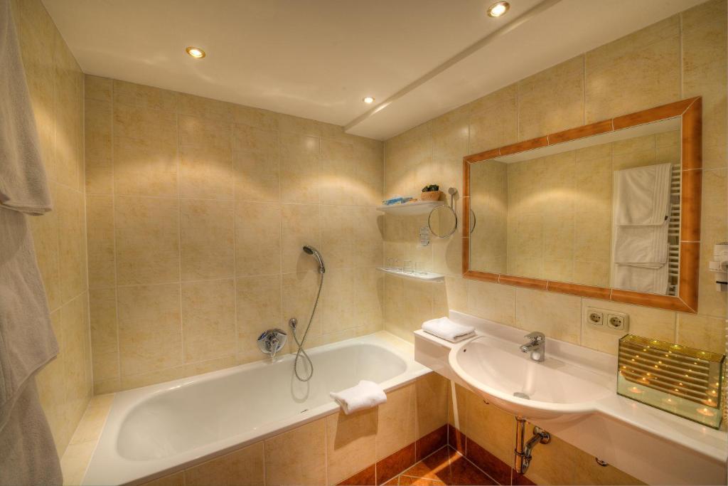 Jaegerwirt Hotel Kitzbuhel Phòng bức ảnh